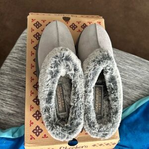 Skechers Gray Faux Fur Slippers
